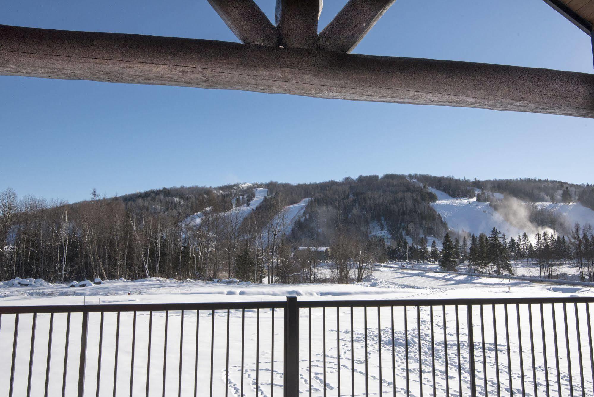 Domaine Nymark Saint-Sauveur-des-Monts Exteriör bild